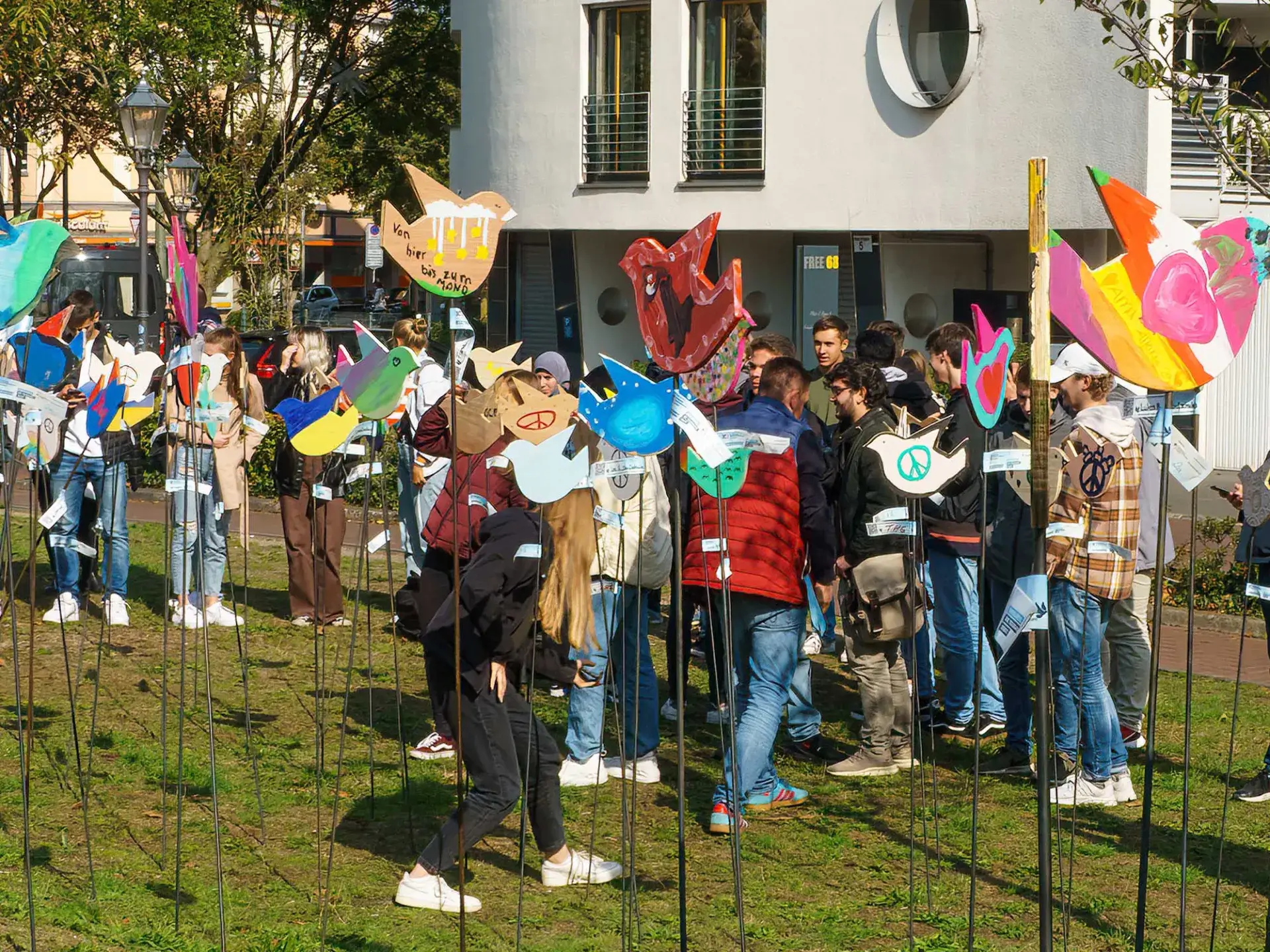 Tolerantes Dinslaken - Projekte 2022 - Friedenstauben - Friedenszeichen … in unserer Stadt! - Abschlussveranstaltung des Projekts - Bild 4 von 8